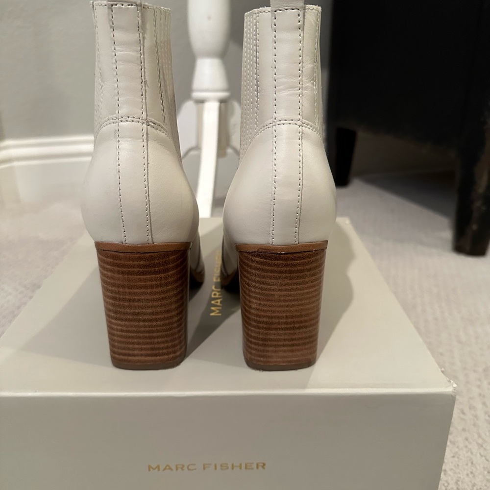 Marc Fisher Size 7 Like New! - image 4